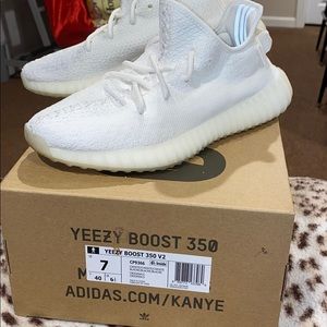 Yeezy Boost 350 V2